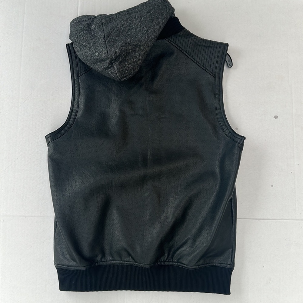 NEW G by GUESS Quicksand Faux-Leather Hooded Vest SZ M - Picture 4 of 4